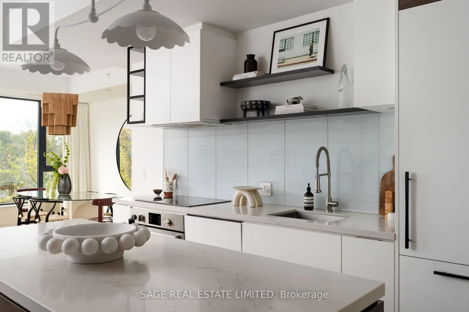 321 - 35 WABASH AVENUE