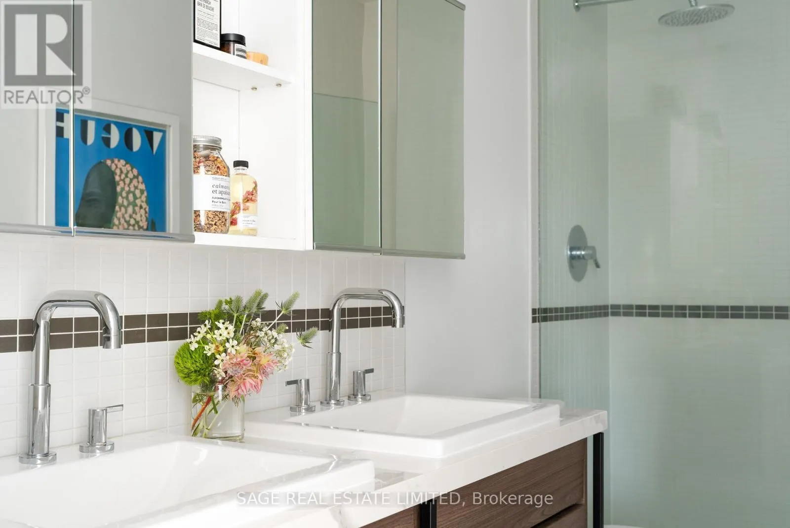 321 - 35 WABASH AVENUE