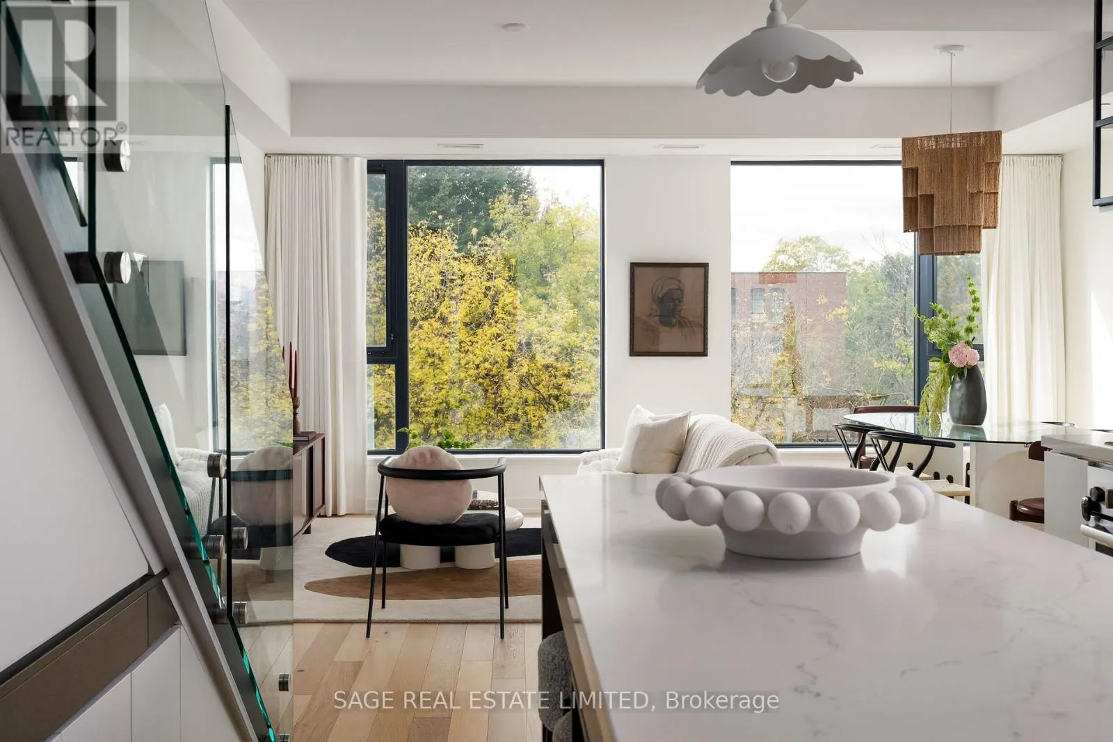 321 - 35 WABASH AVENUE