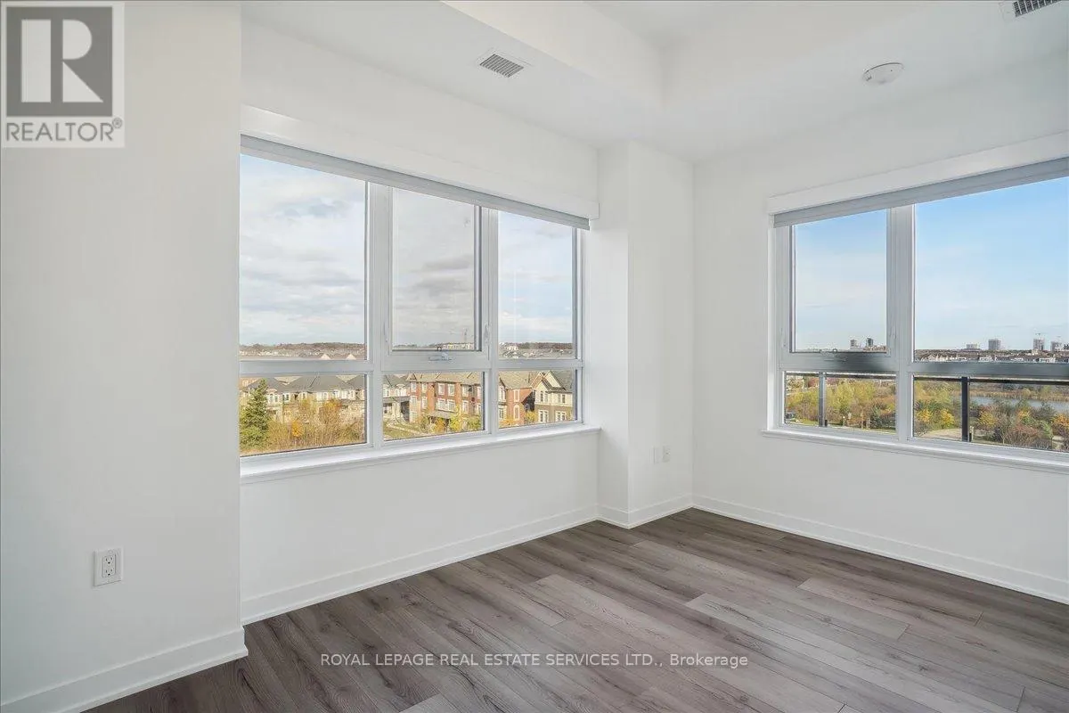 507 - 395 DUNDAS STREET W