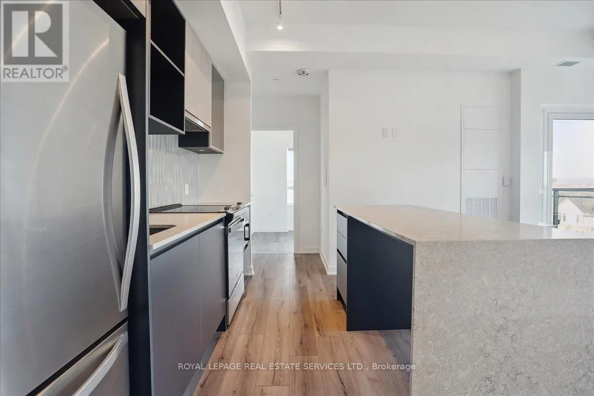 507 - 395 DUNDAS STREET W