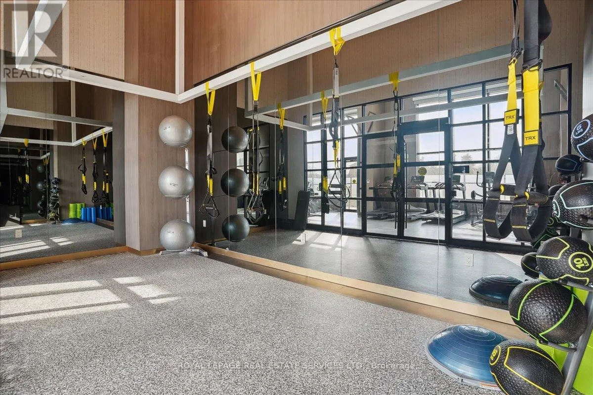 507 - 395 DUNDAS STREET W