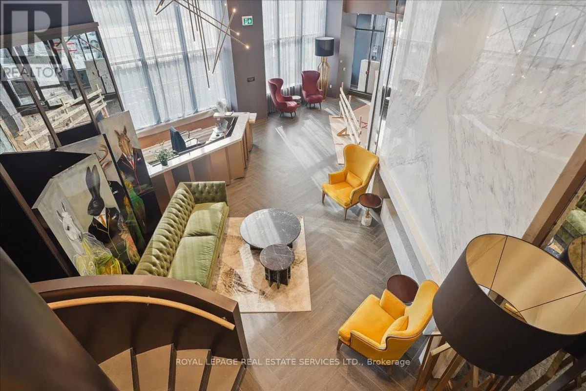 507 - 395 DUNDAS STREET W