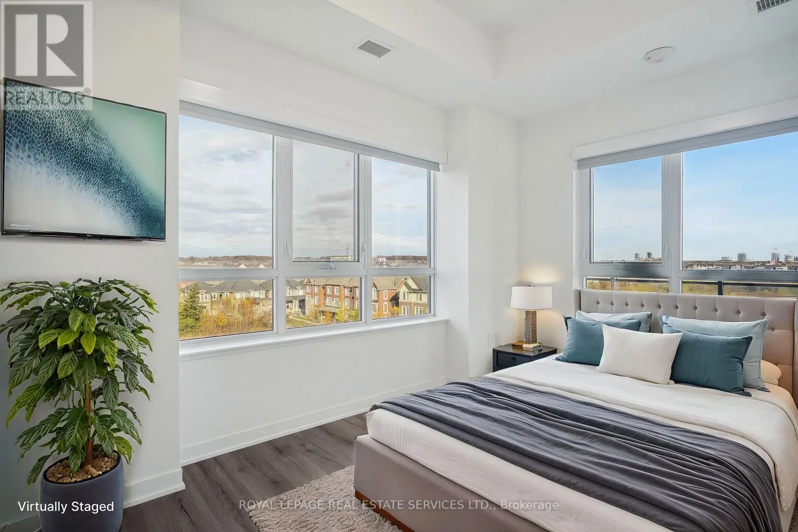 507 - 395 DUNDAS STREET W