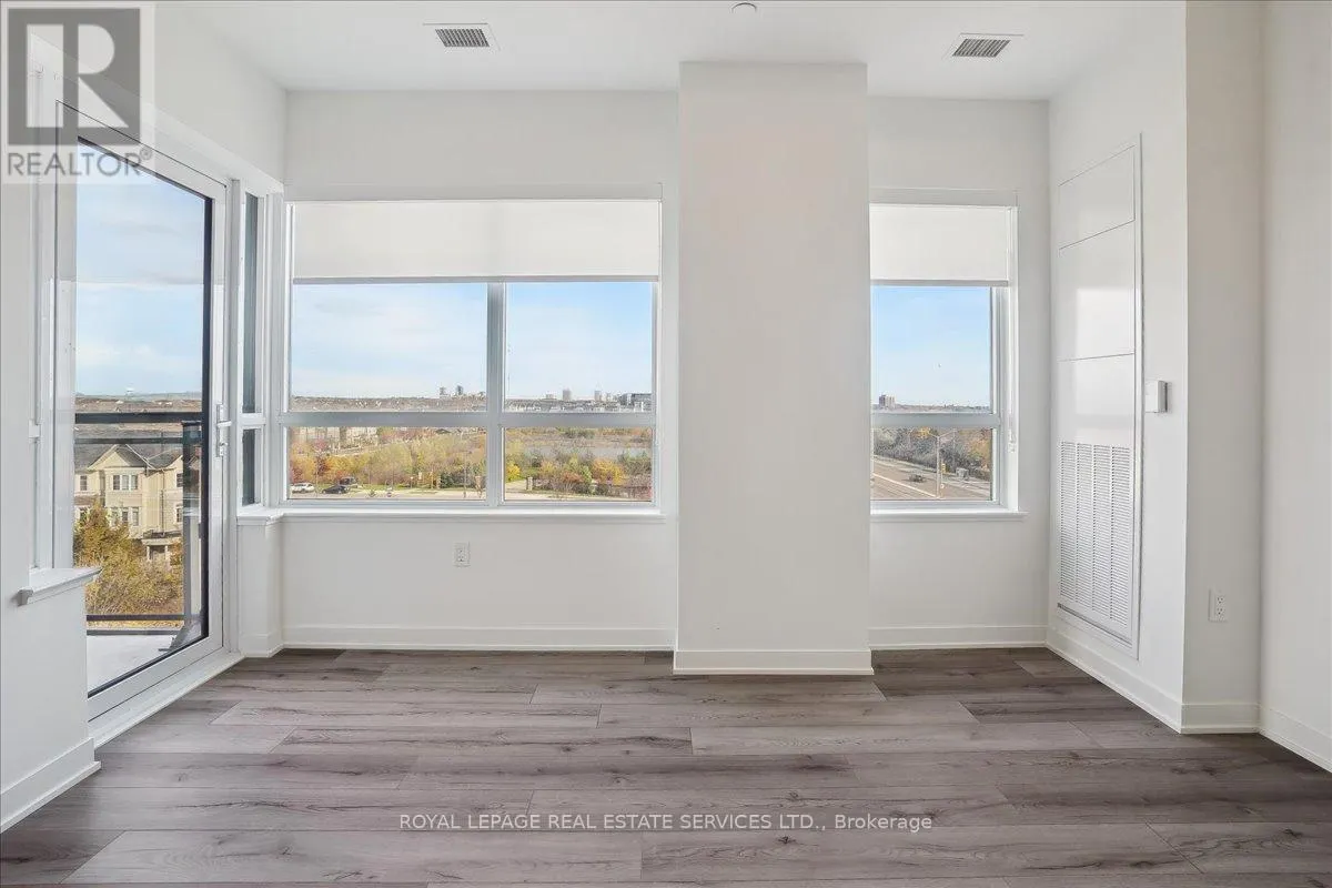 507 - 395 DUNDAS STREET W