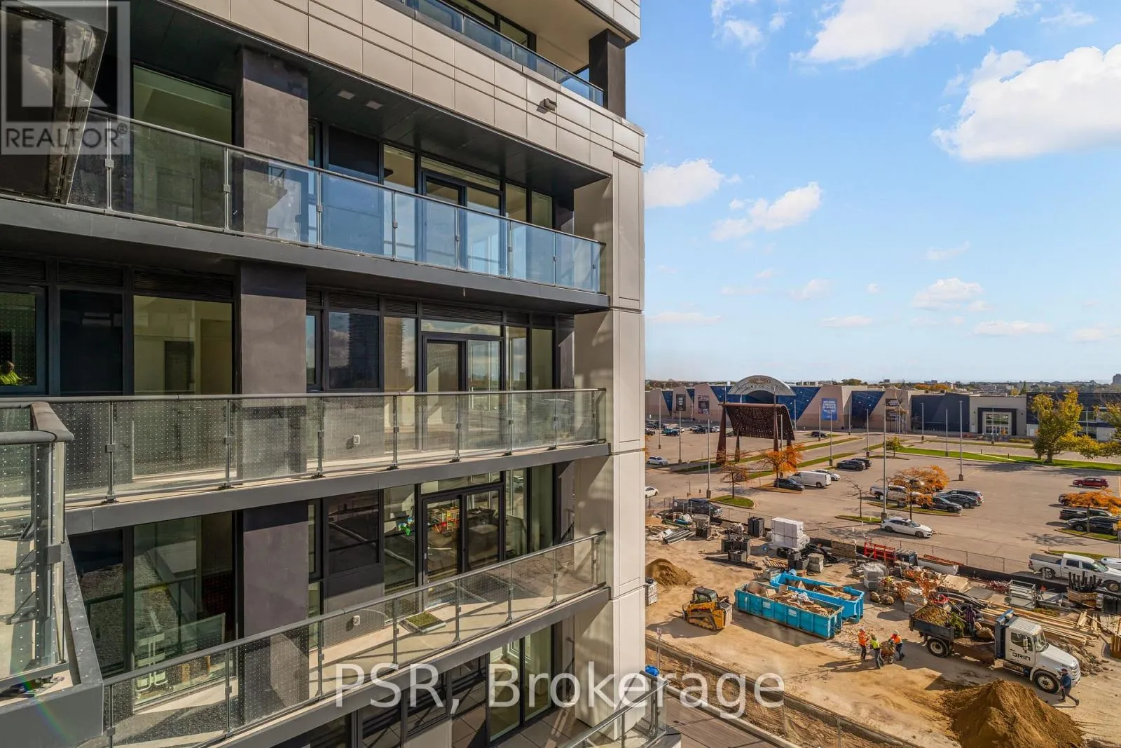 407 - 1037 THE QUEENSWAY