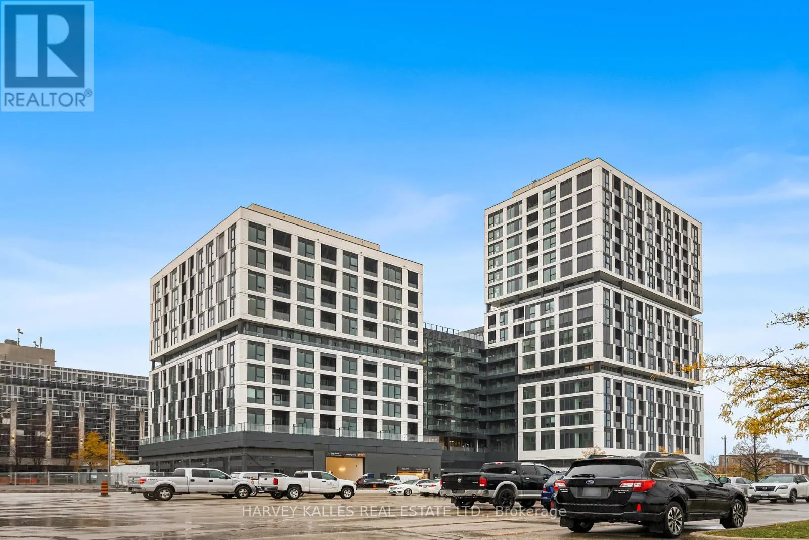 514 - 1007 THE QUEENSWAY