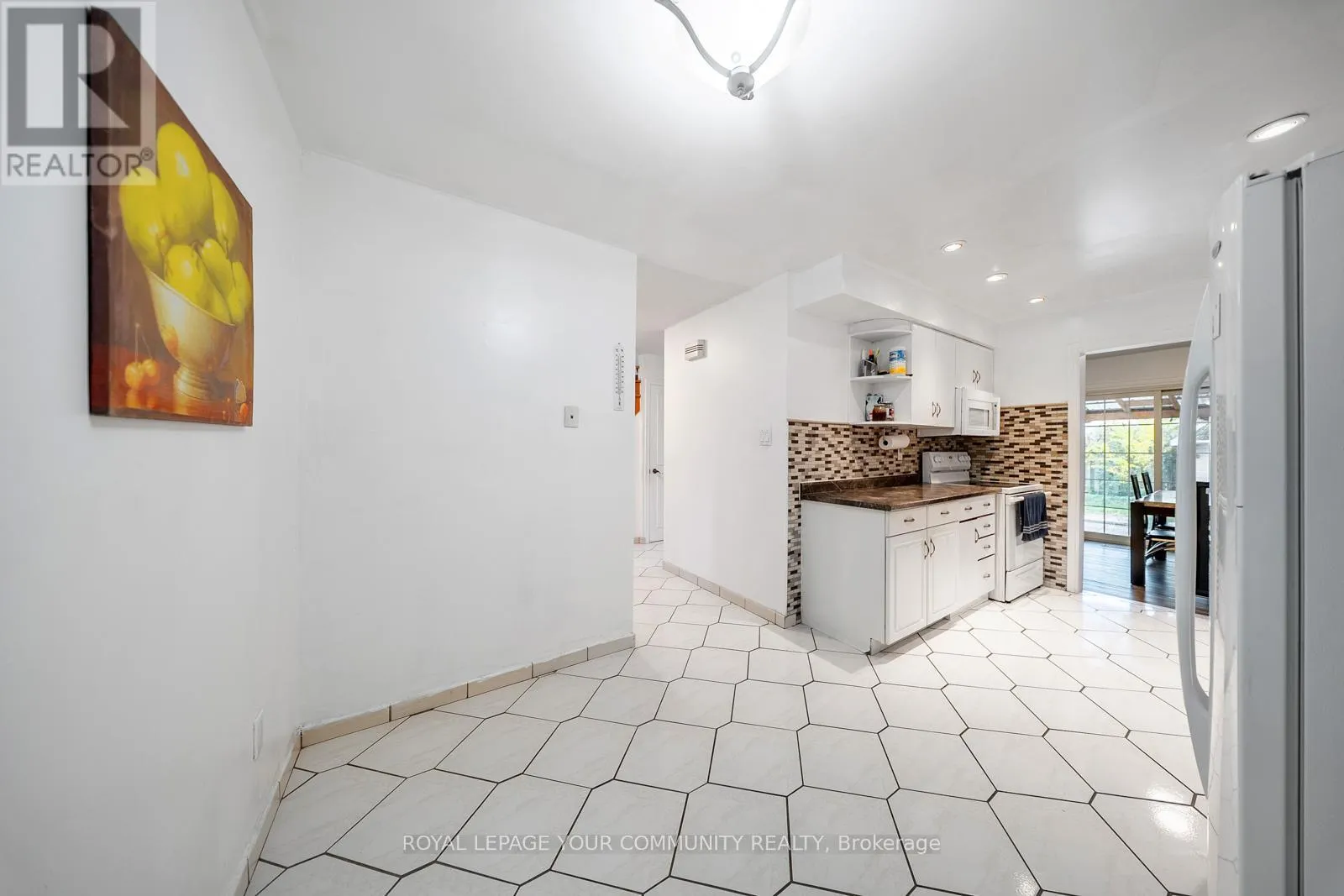 353 RUTHERFORD ROAD N