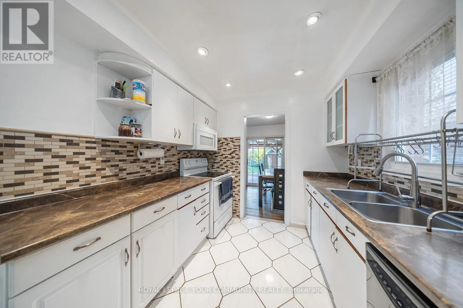 353 RUTHERFORD ROAD N