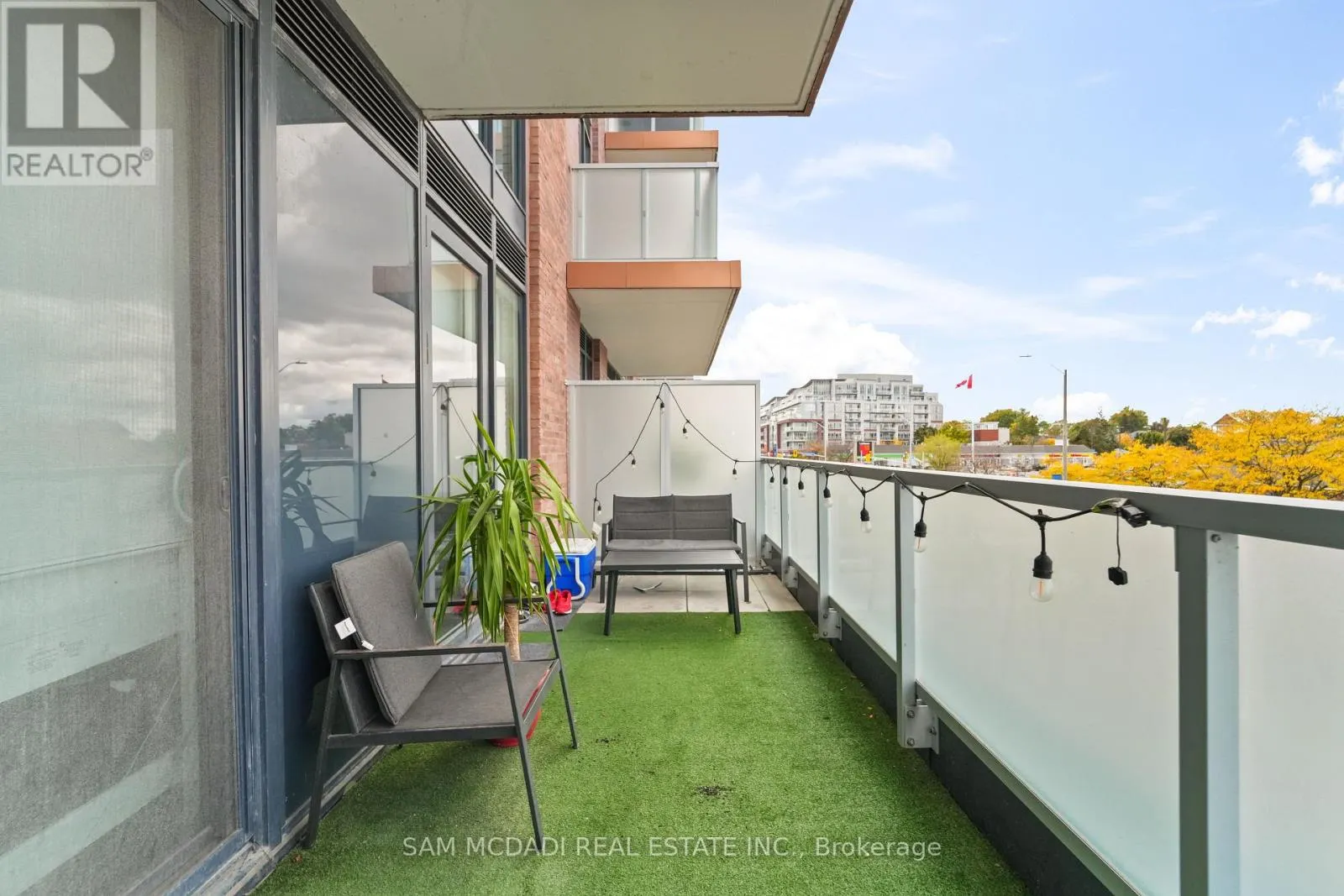 212 - 215 LAKESHORE ROAD W