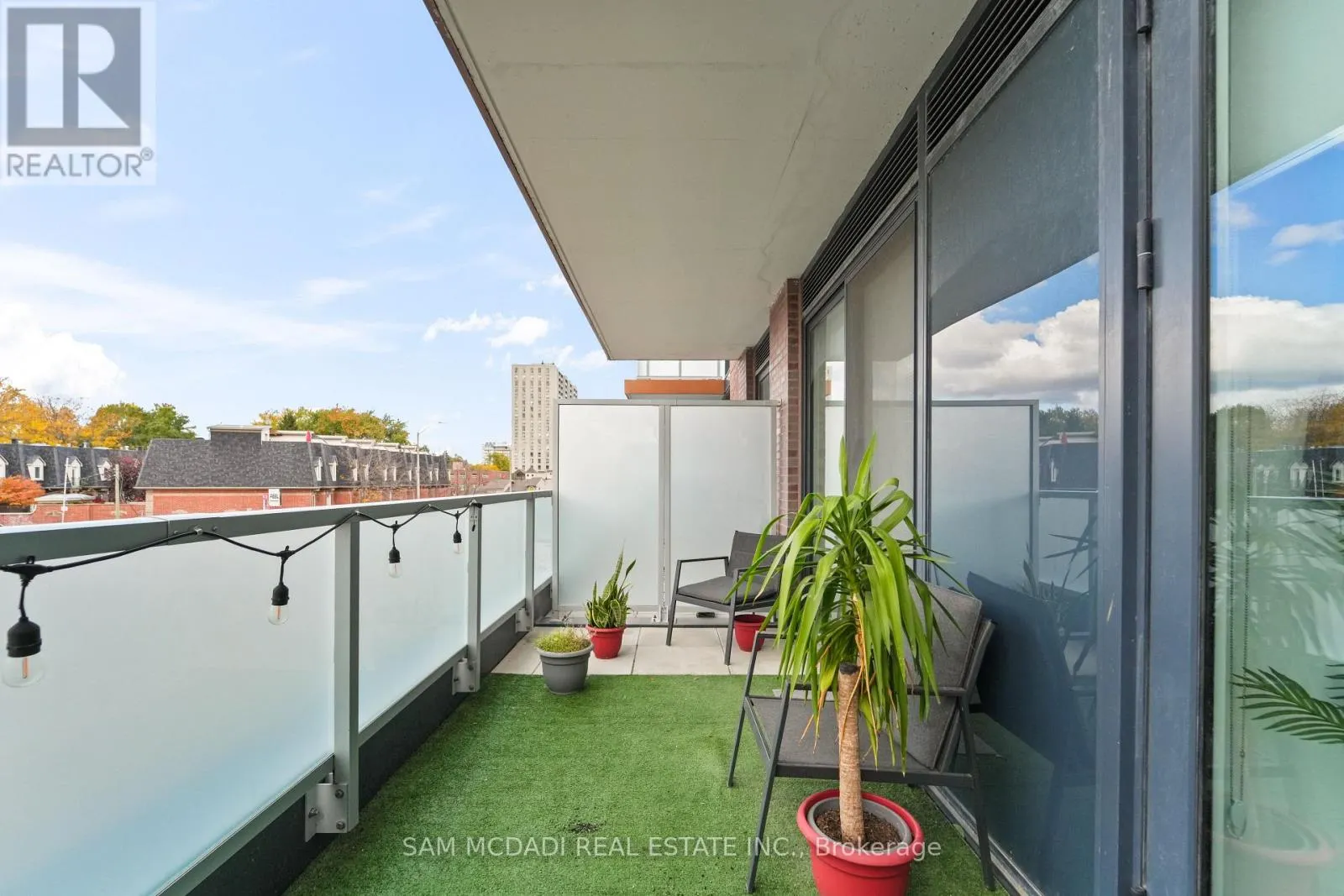 212 - 215 LAKESHORE ROAD W