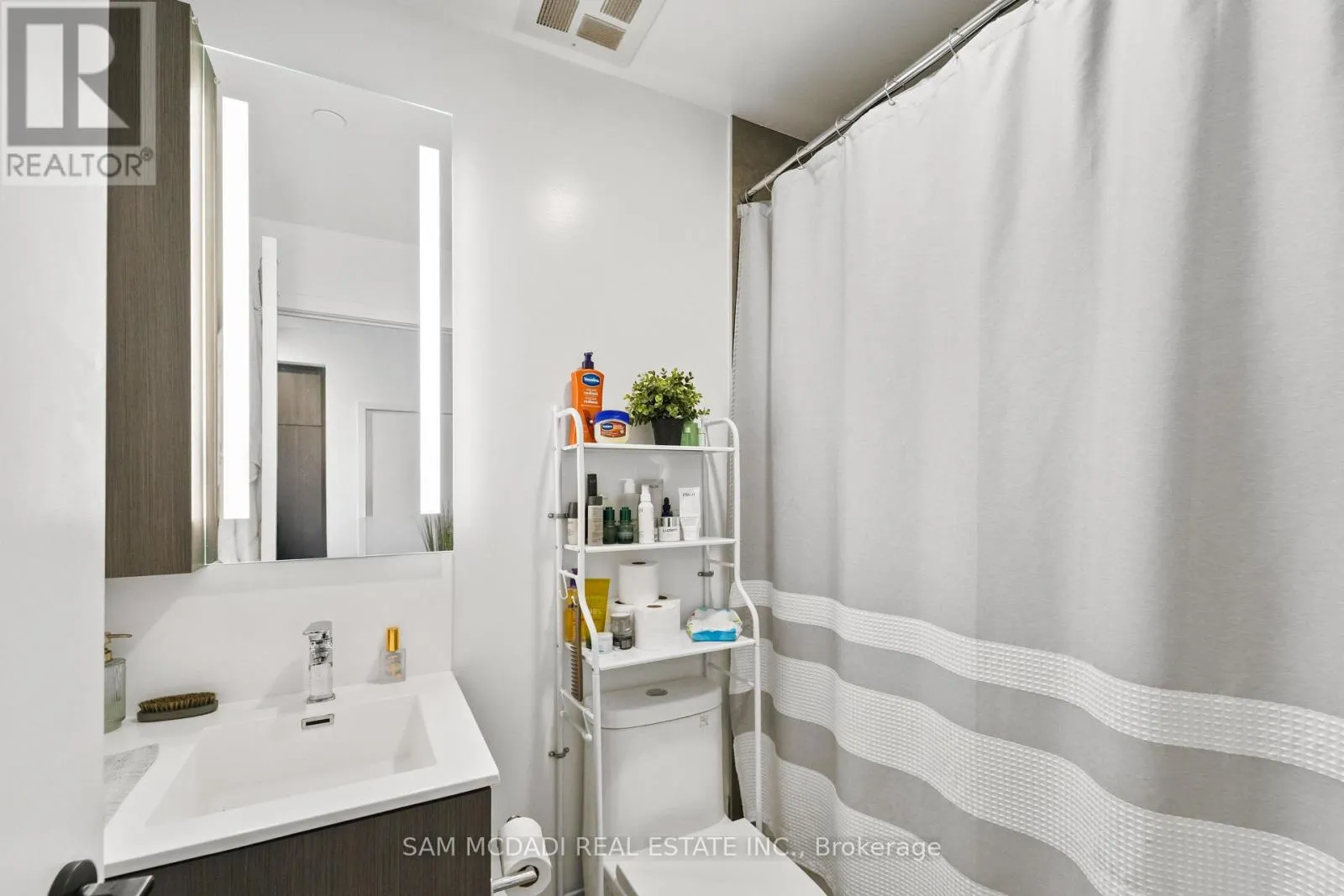 212 - 215 LAKESHORE ROAD W