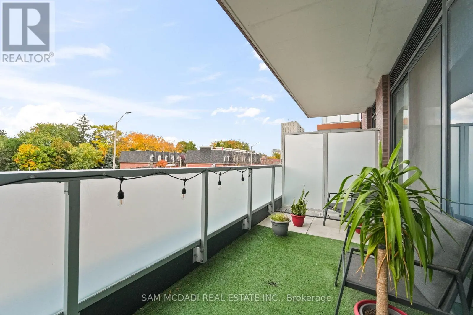 212 - 215 LAKESHORE ROAD W