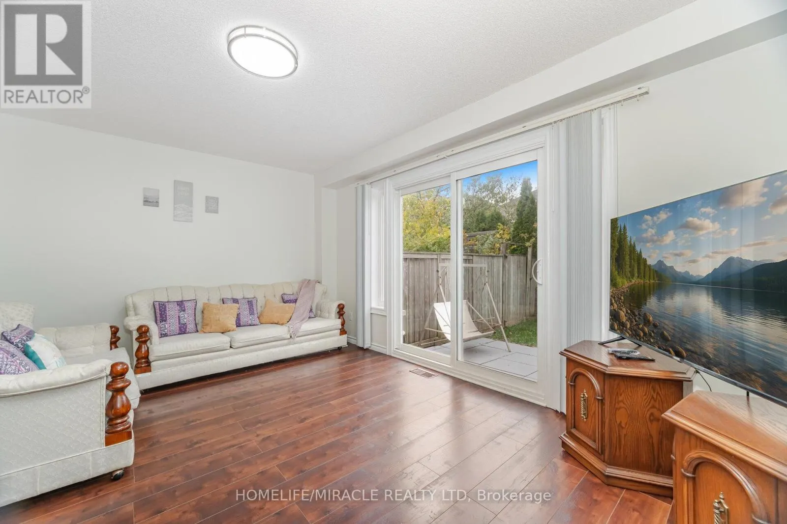 33 - 1285 BRISTOL ROAD W