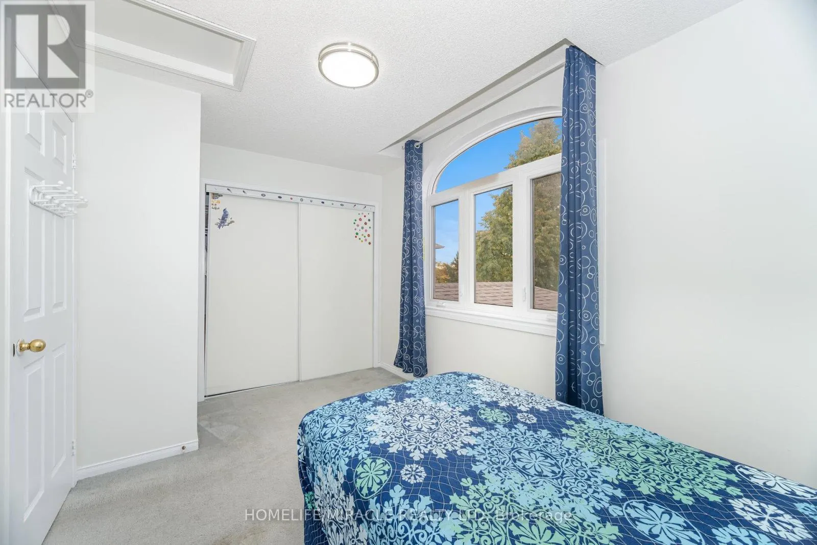 33 - 1285 BRISTOL ROAD W