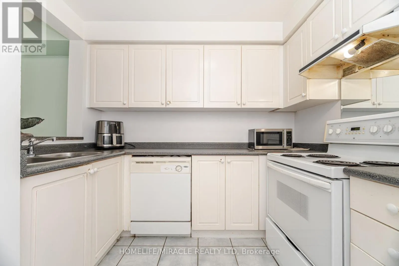 33 - 1285 BRISTOL ROAD W