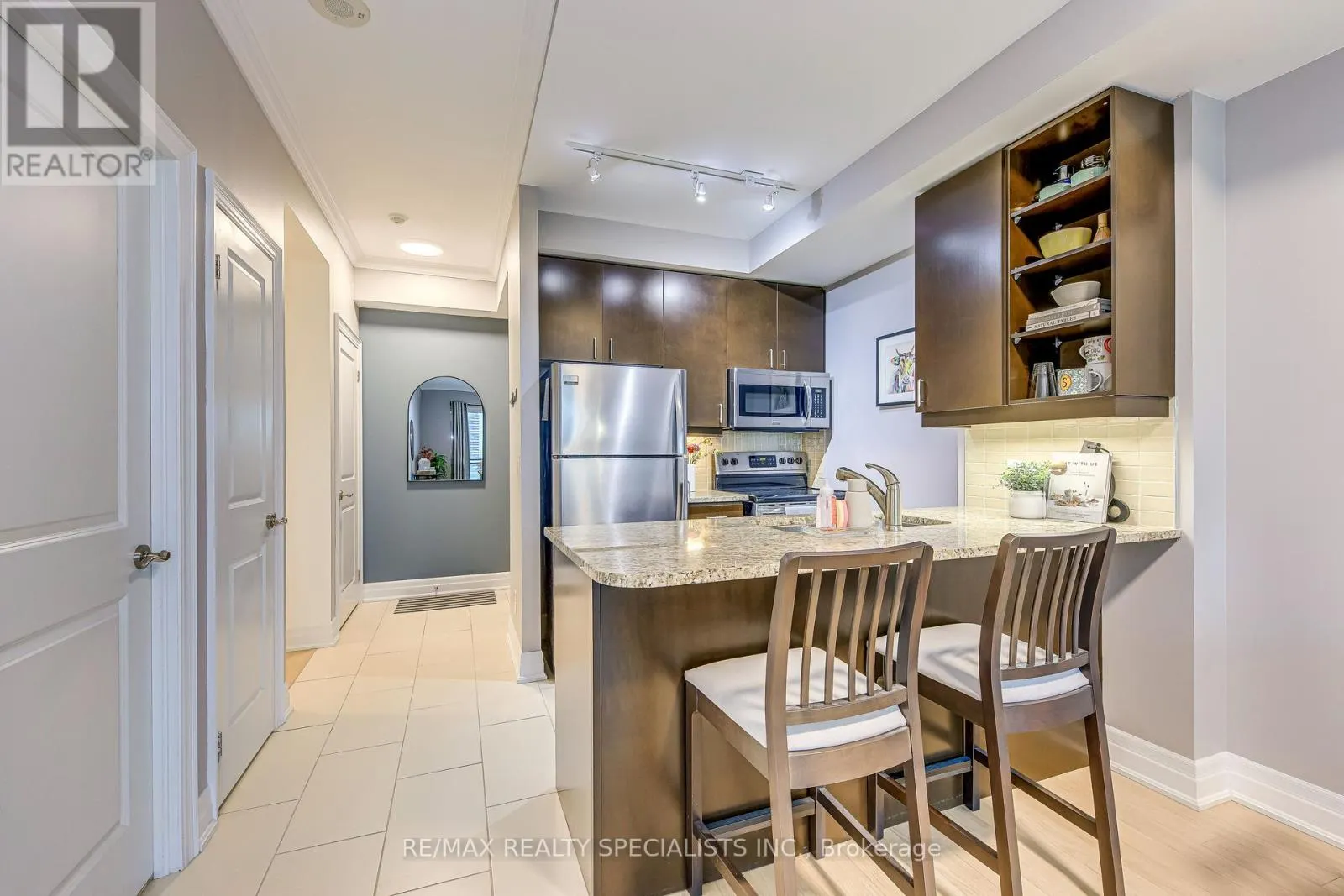 1609 - 100 JOHN STREET