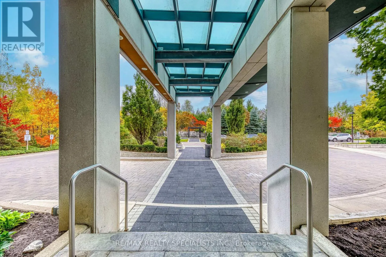 1609 - 100 JOHN STREET