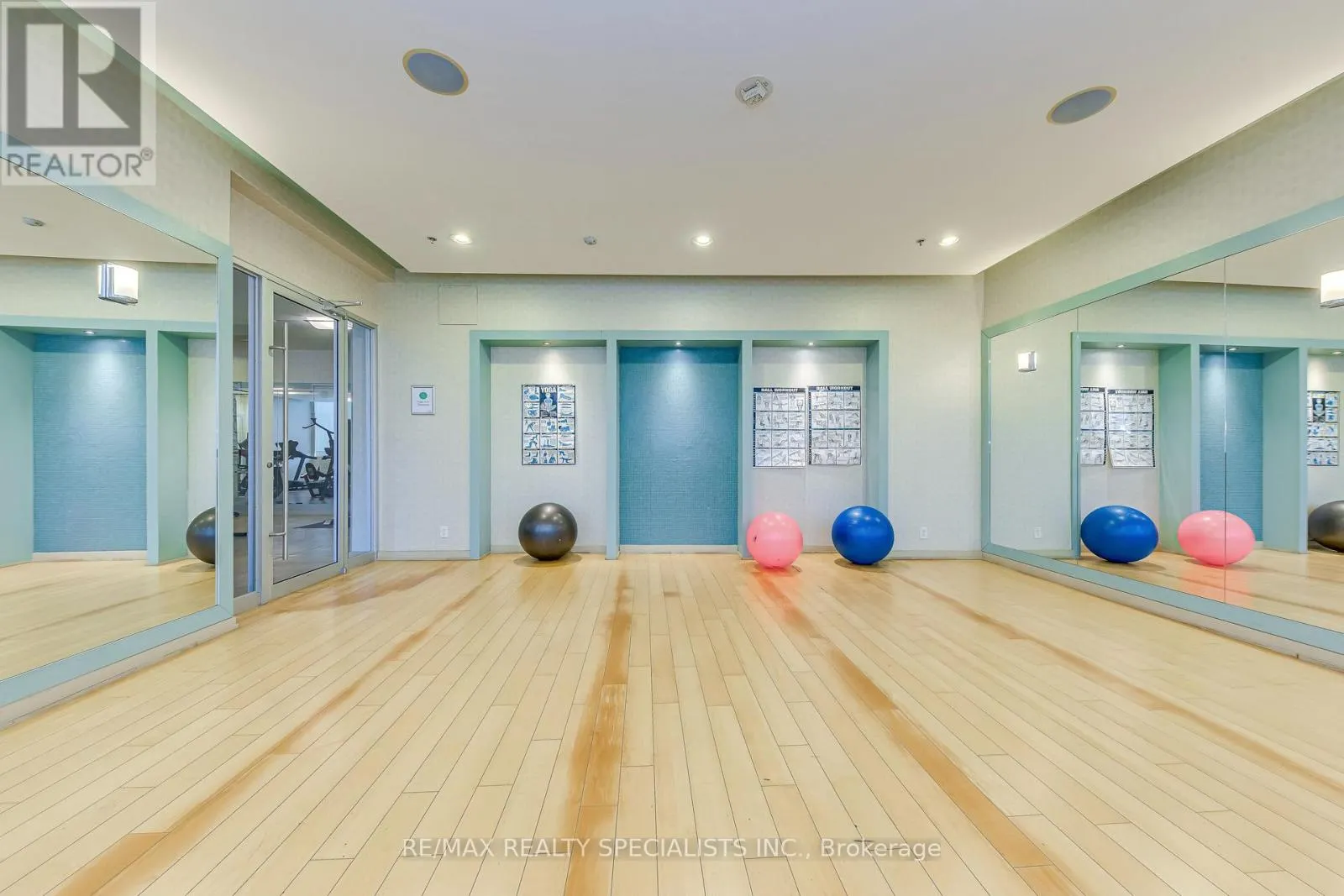 1609 - 100 JOHN STREET