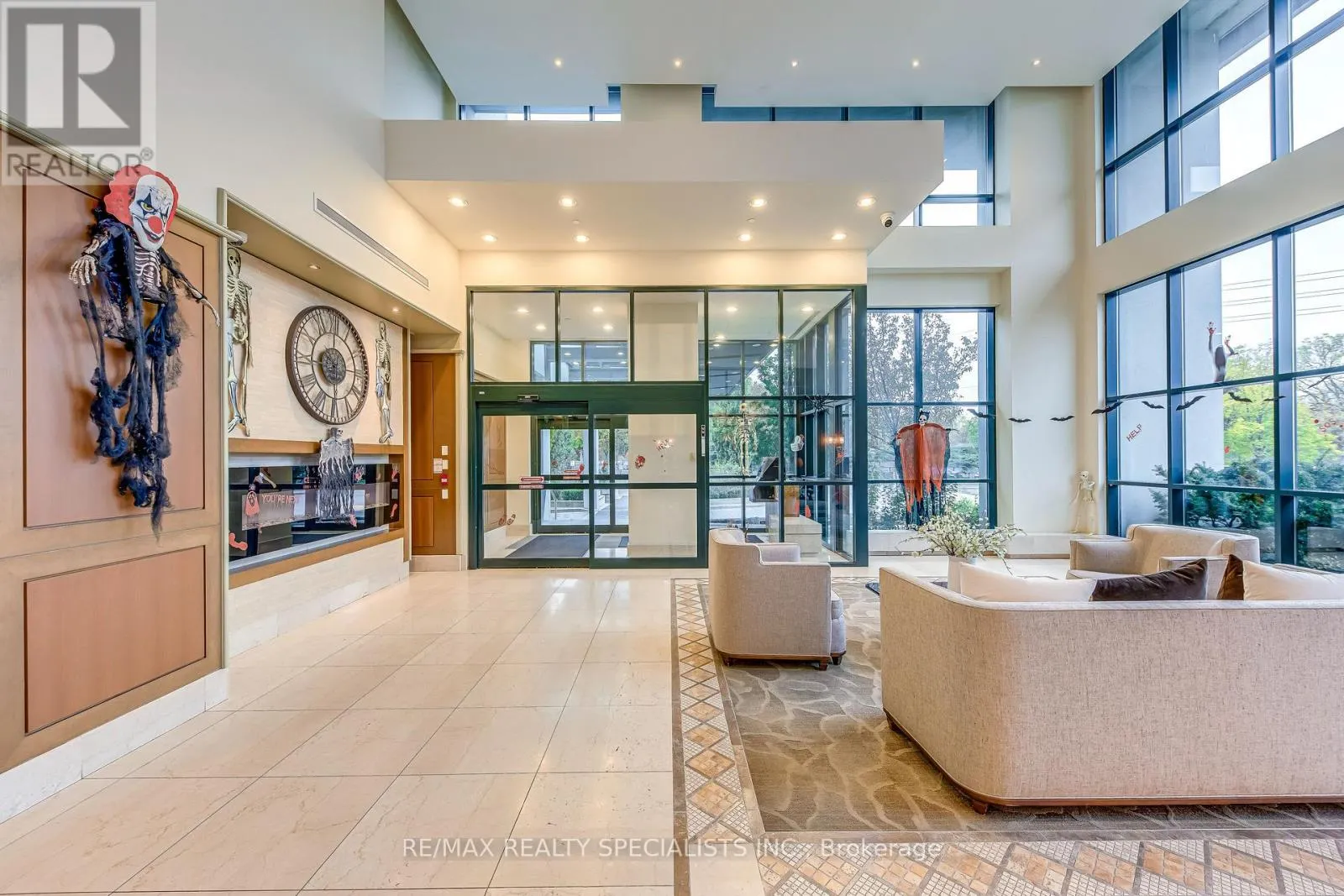 1609 - 100 JOHN STREET