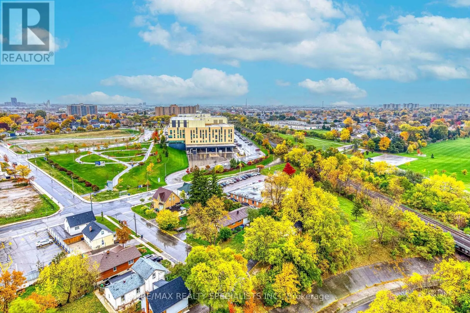 1609 - 100 JOHN STREET