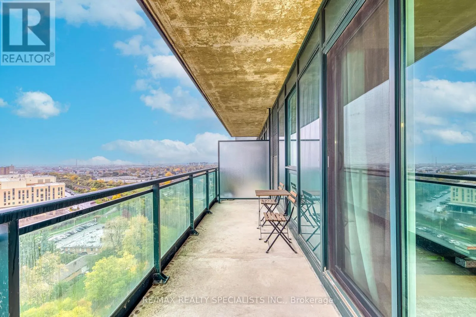 1609 - 100 JOHN STREET