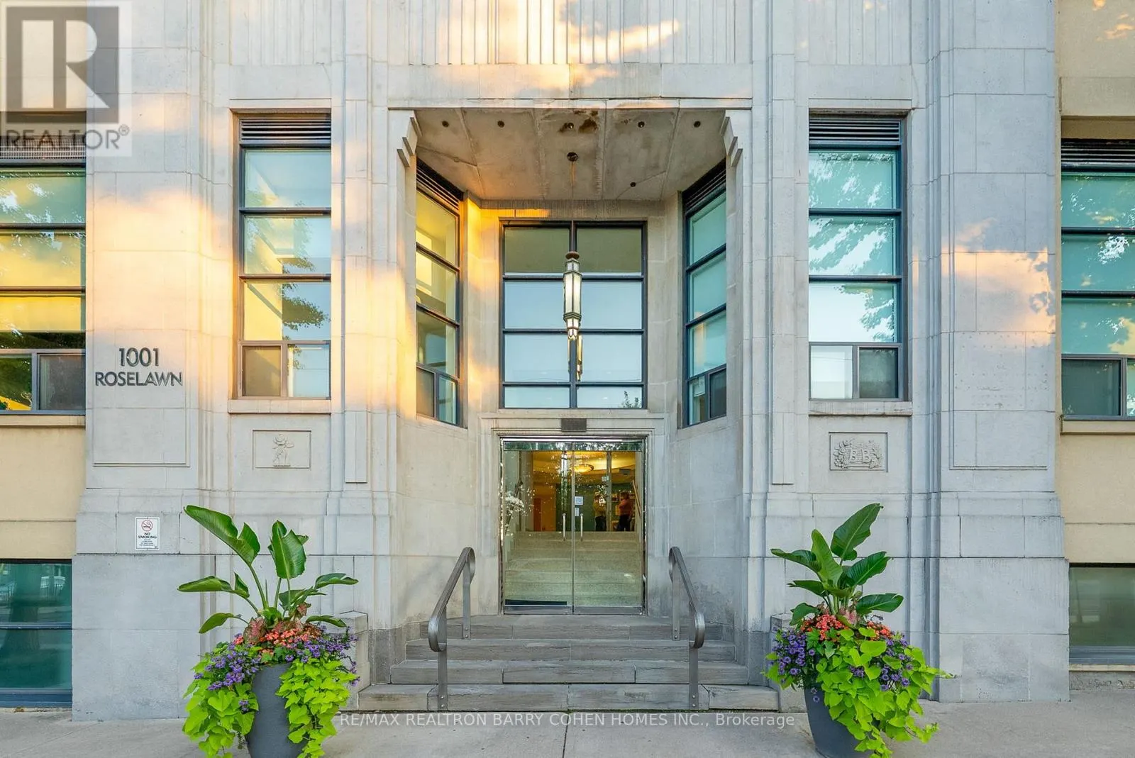 116 - 1001 ROSELAWN AVENUE