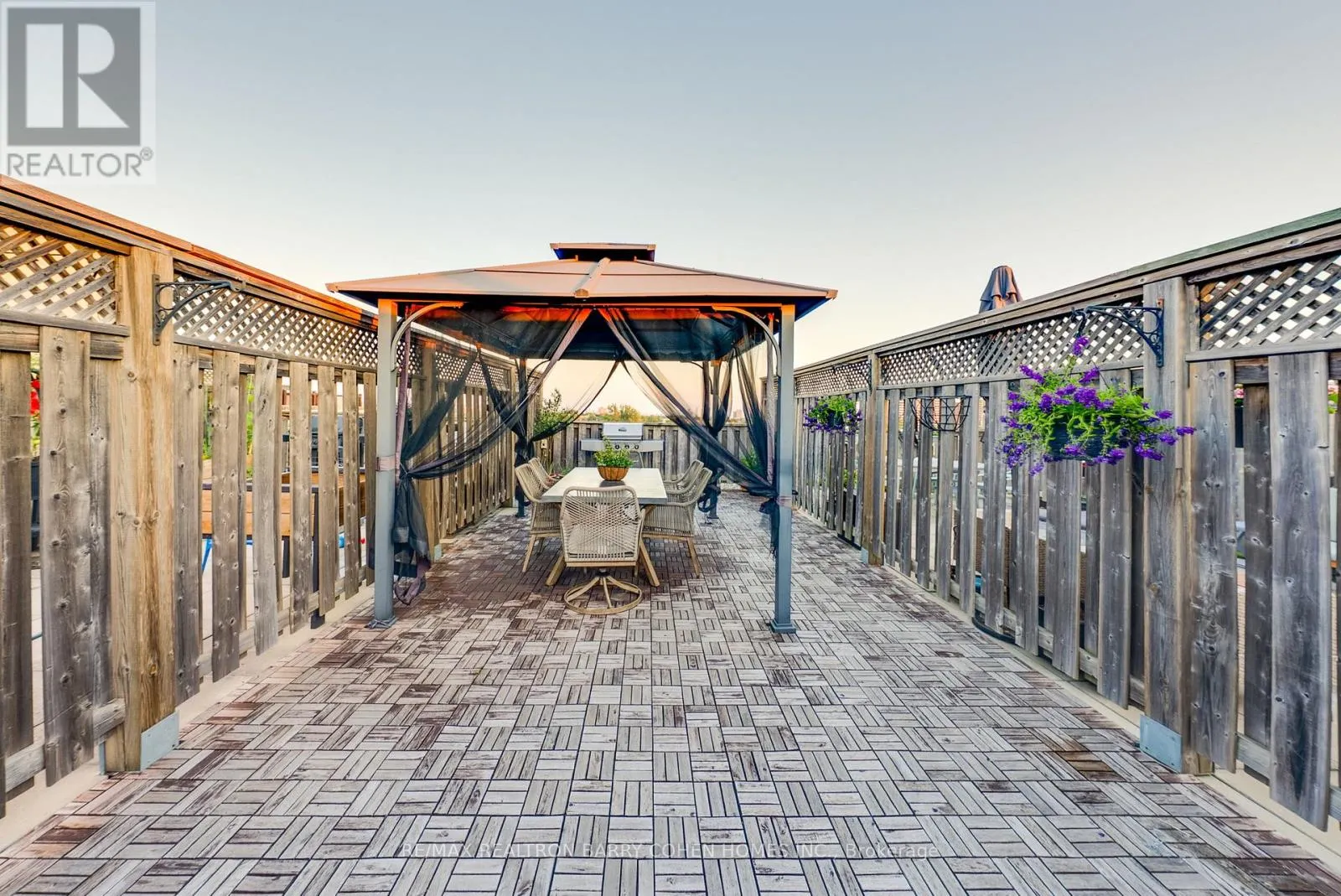 116 - 1001 ROSELAWN AVENUE