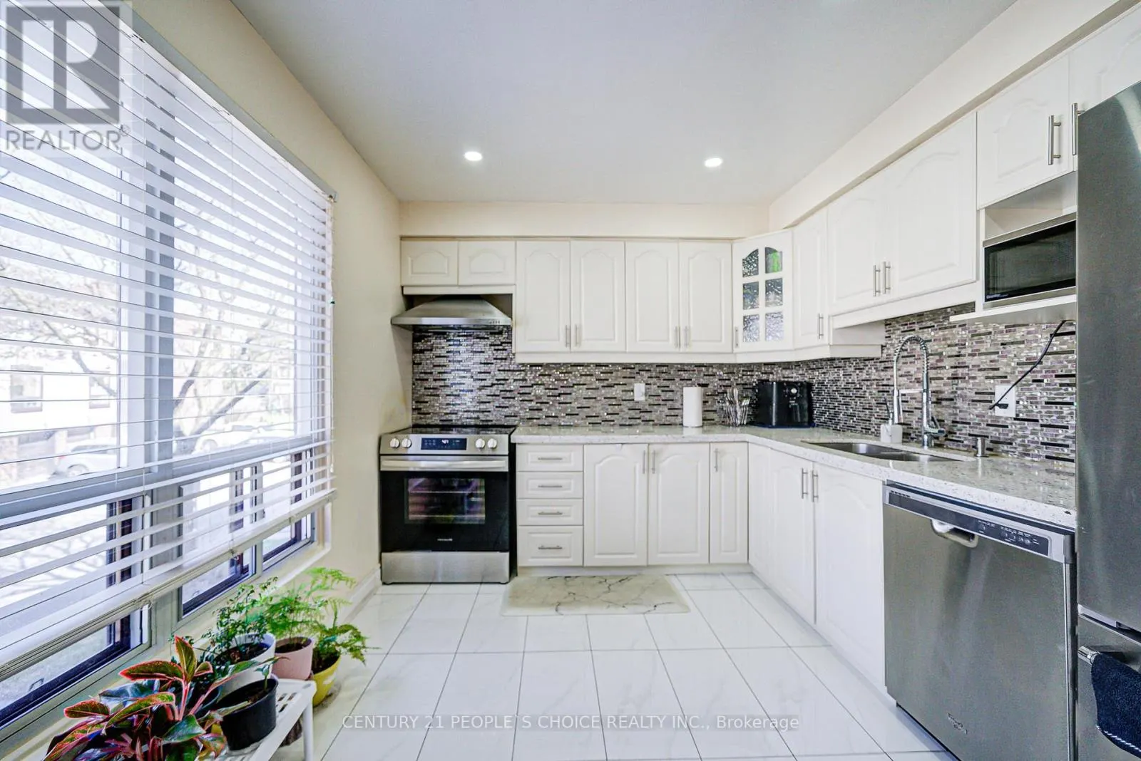 8 - 4020 BRANDON GATE DRIVE