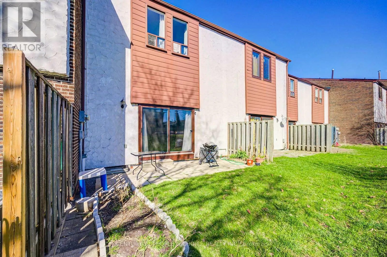 8 - 4020 BRANDON GATE DRIVE