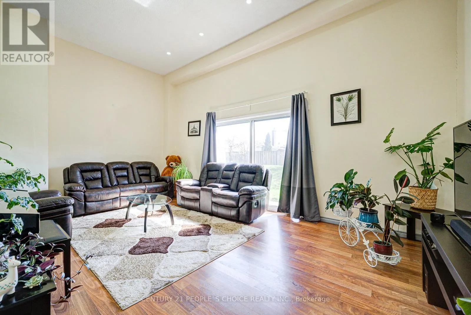 8 - 4020 BRANDON GATE DRIVE