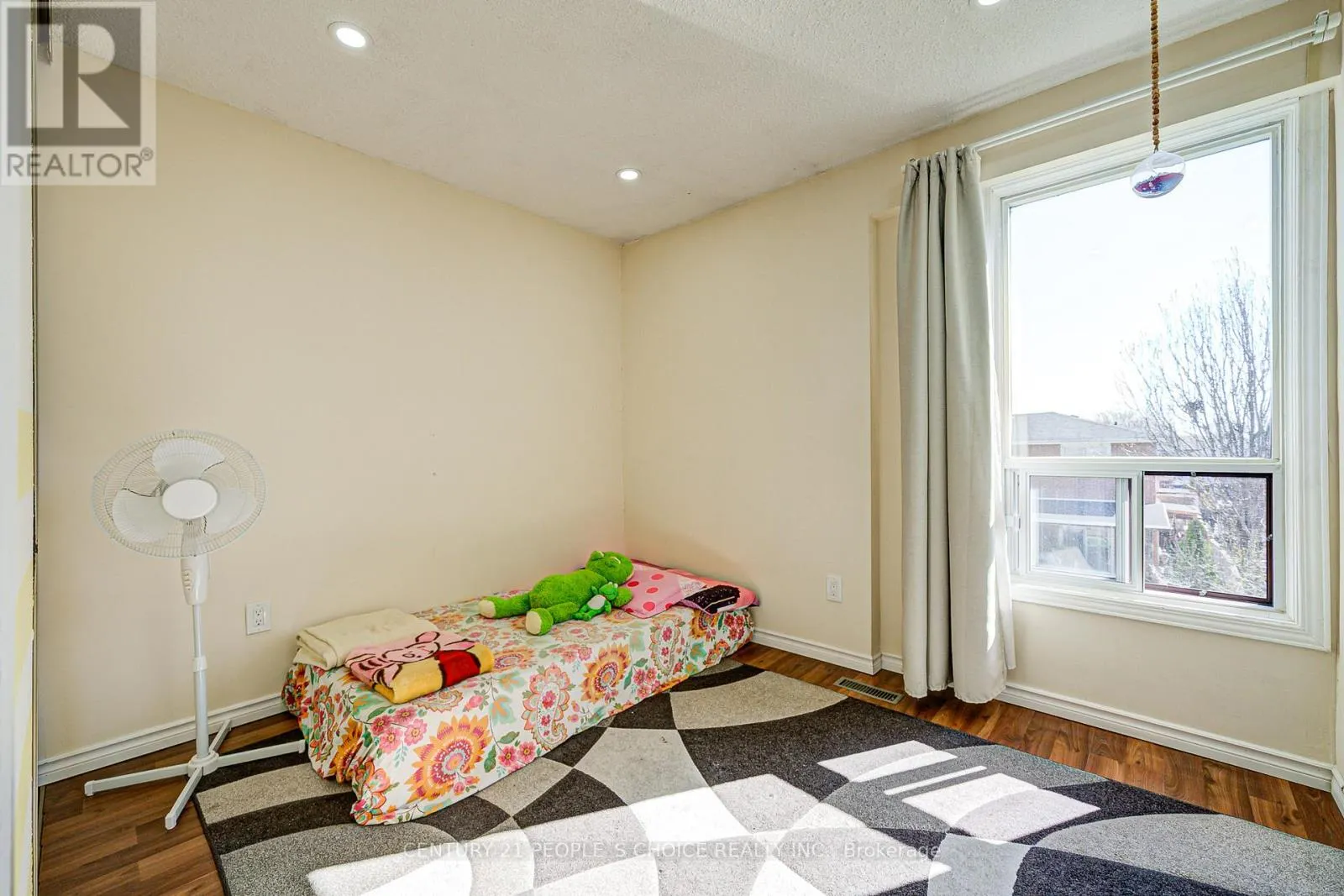 8 - 4020 BRANDON GATE DRIVE