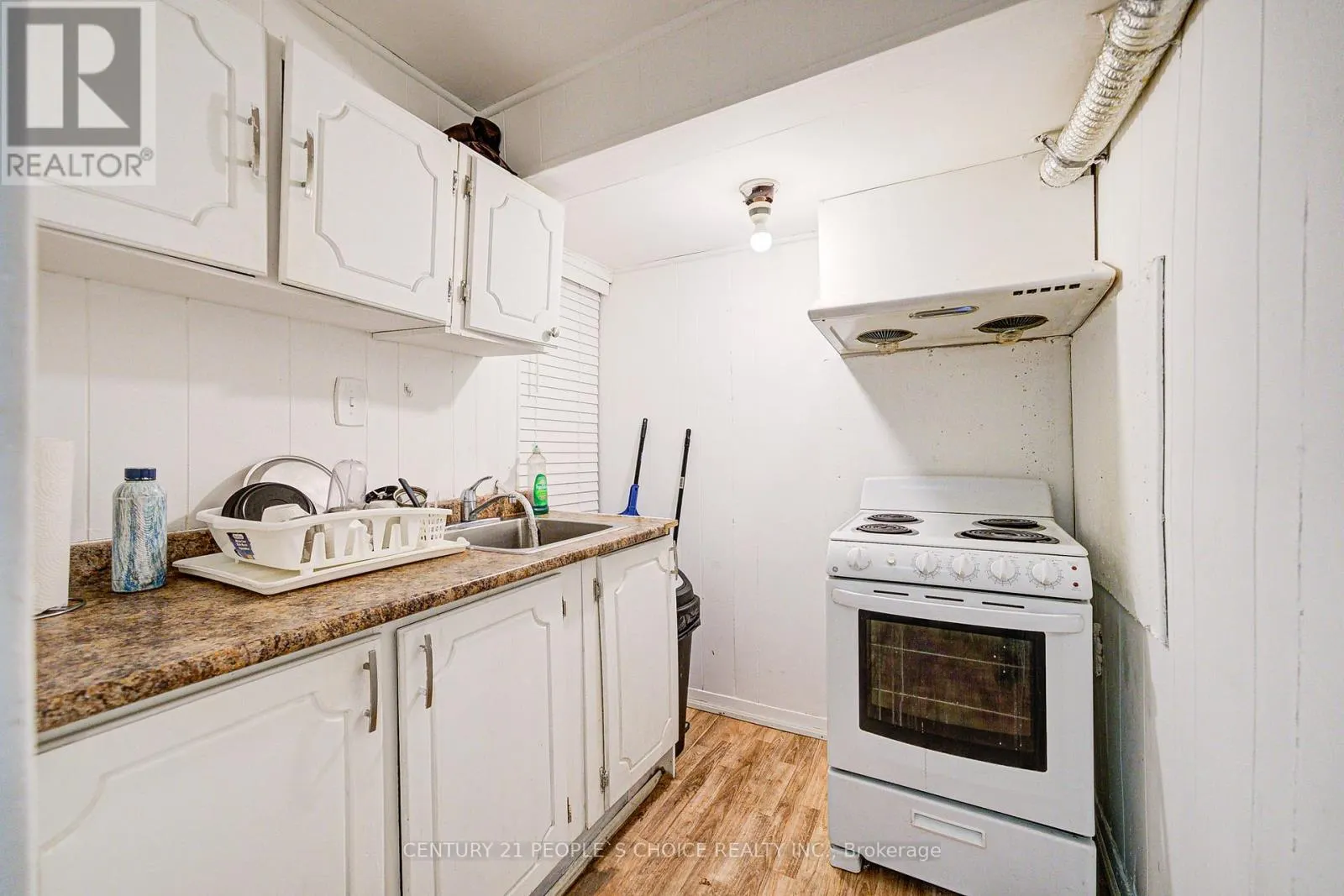 8 - 4020 BRANDON GATE DRIVE