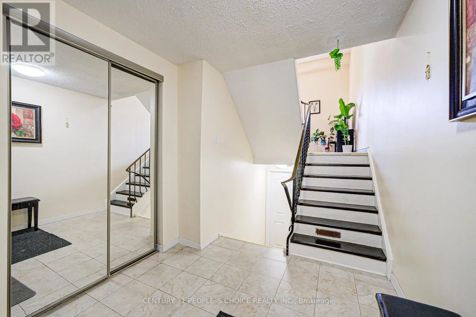 8 - 4020 BRANDON GATE DRIVE