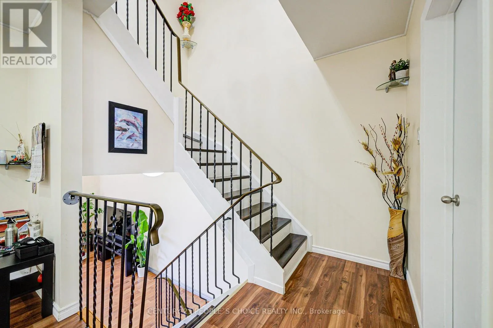 8 - 4020 BRANDON GATE DRIVE