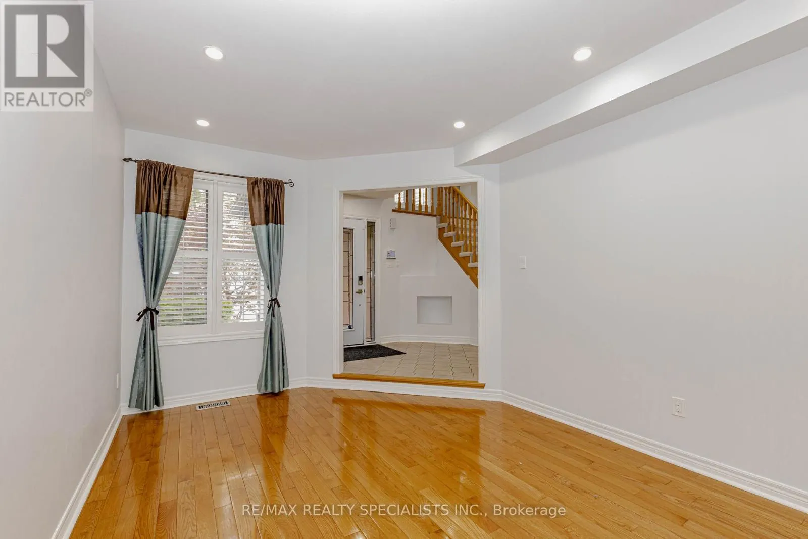 5686 WHITEHORN AVENUE