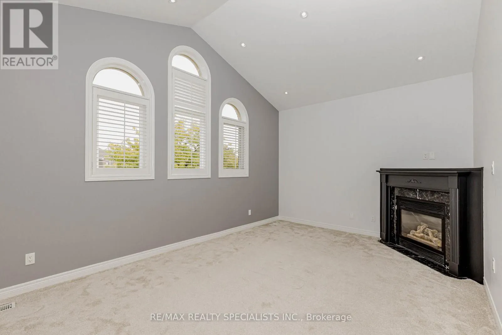 5686 WHITEHORN AVENUE