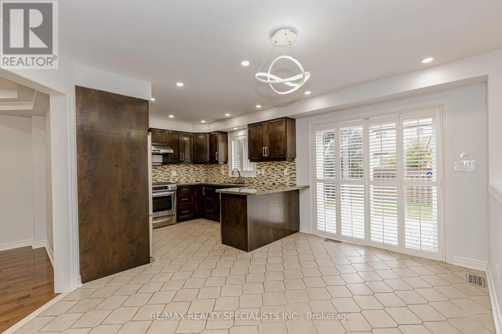 5686 WHITEHORN AVENUE