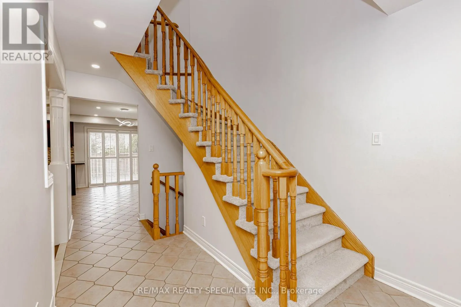 5686 WHITEHORN AVENUE