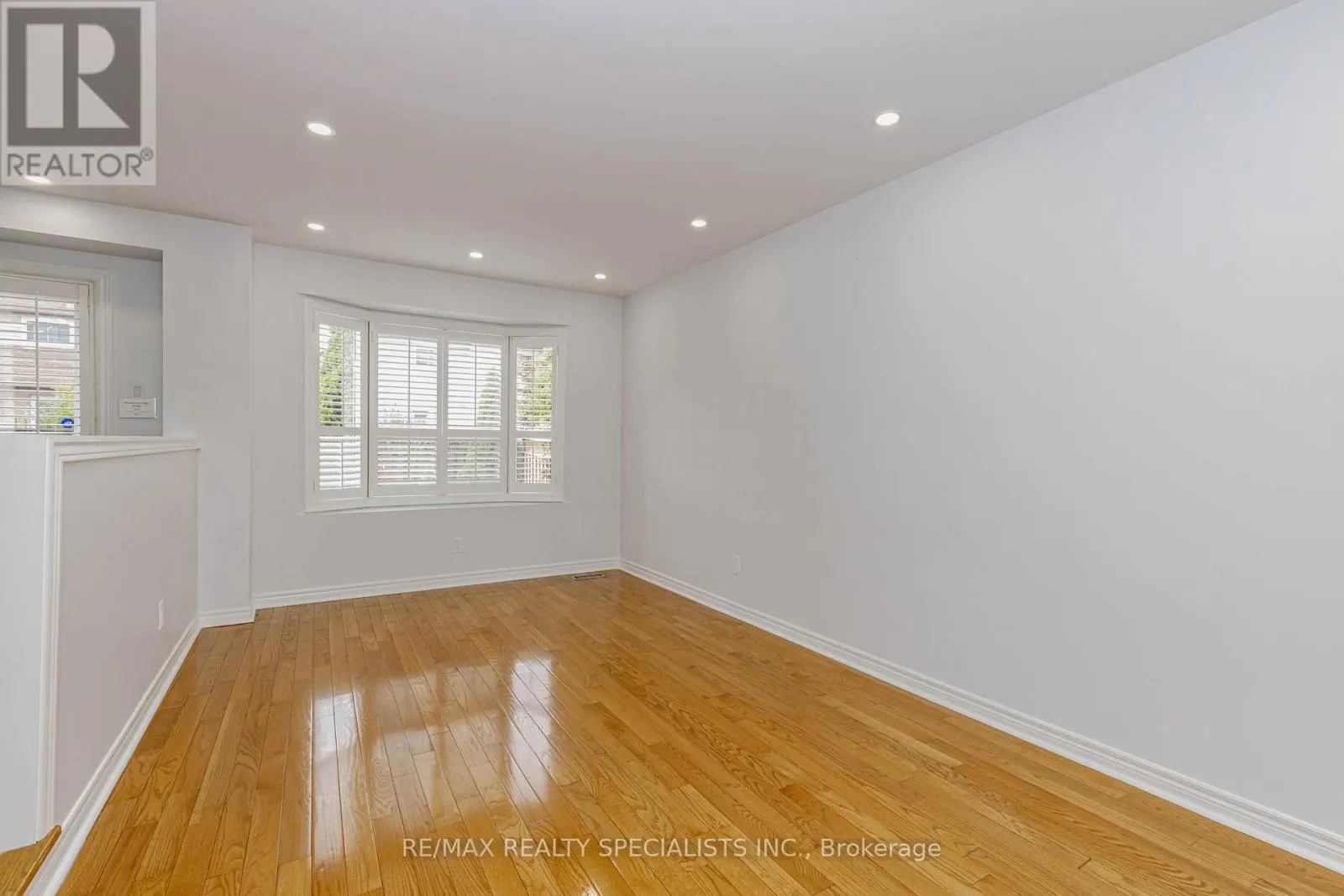 5686 WHITEHORN AVENUE