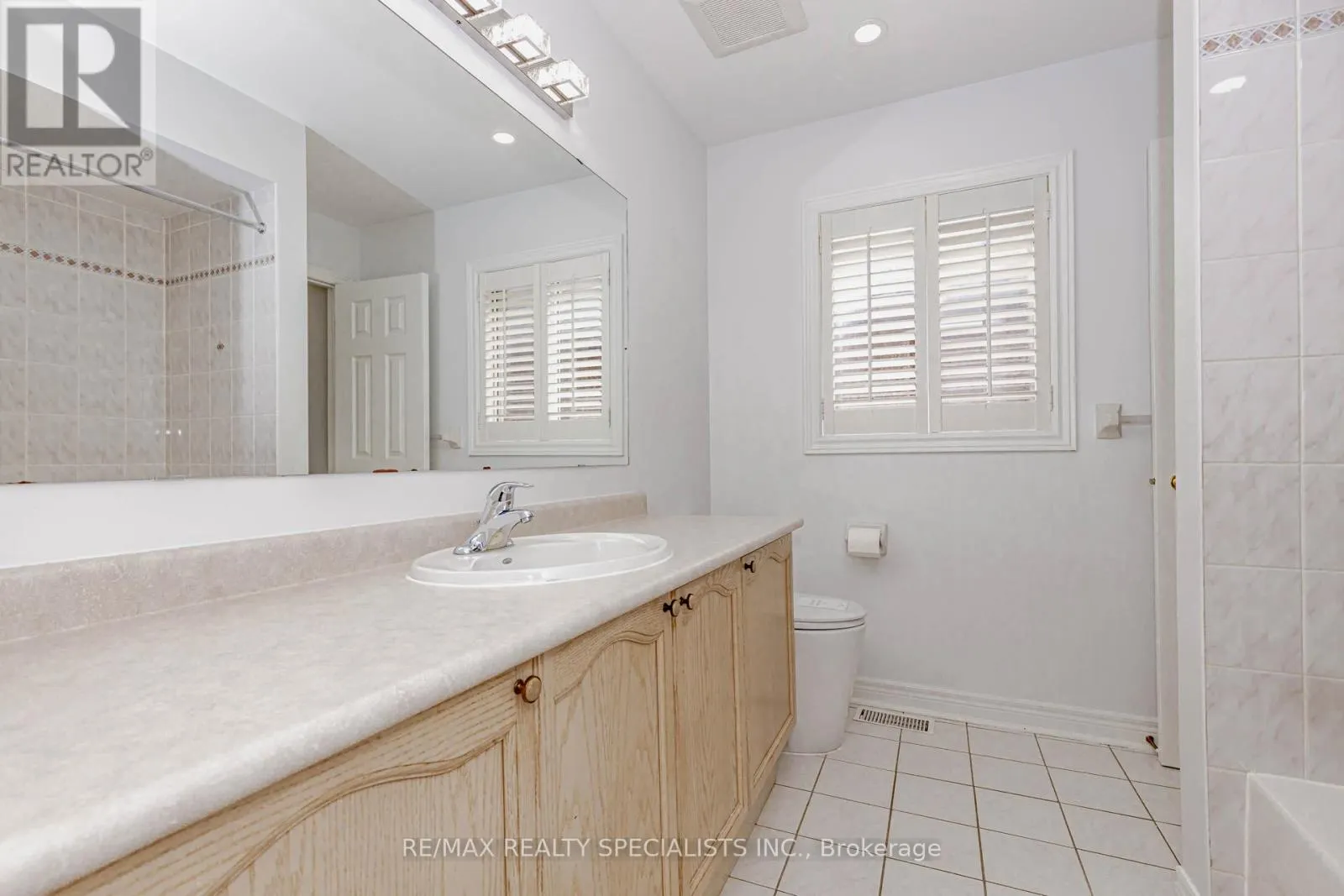 5686 WHITEHORN AVENUE