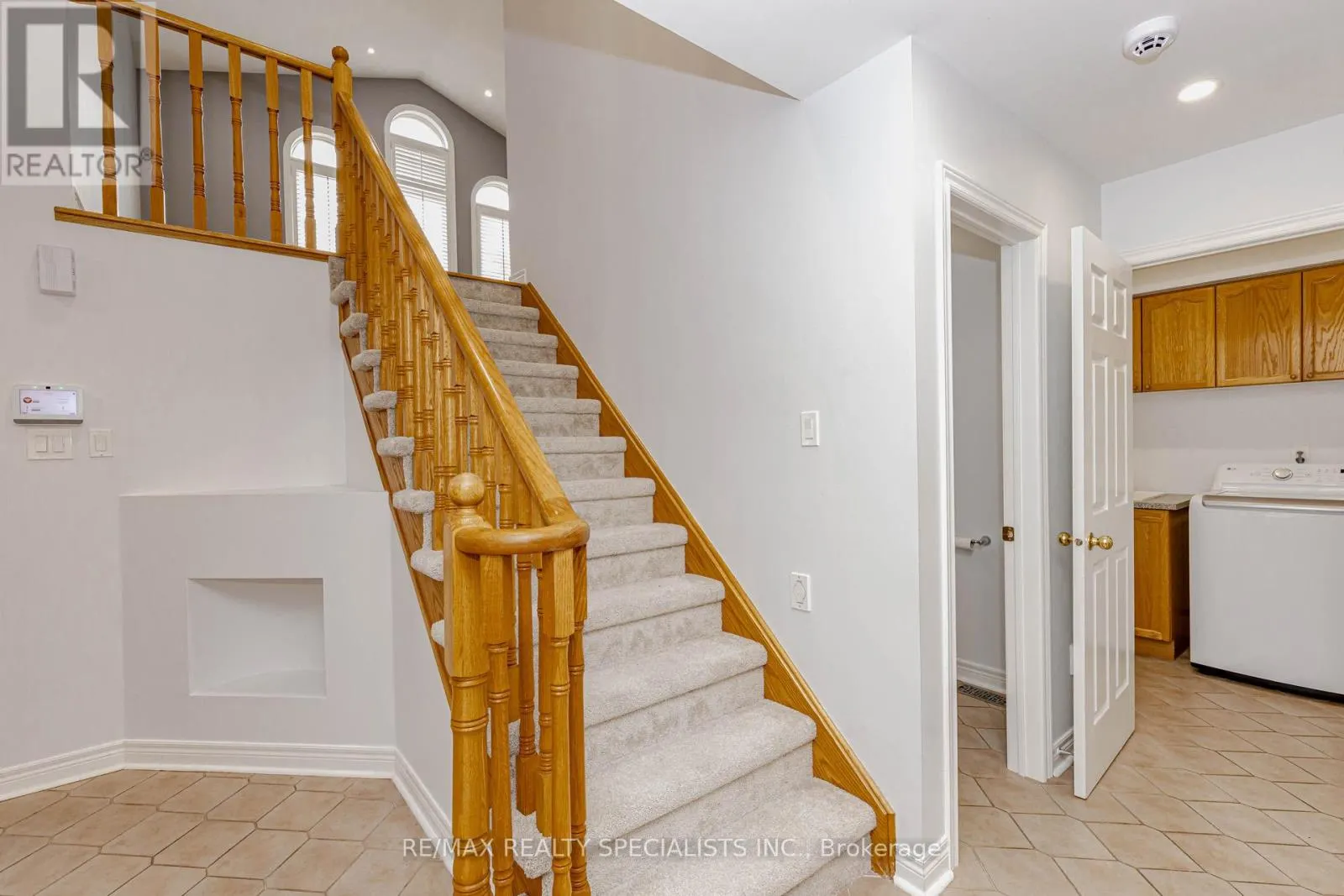 5686 WHITEHORN AVENUE