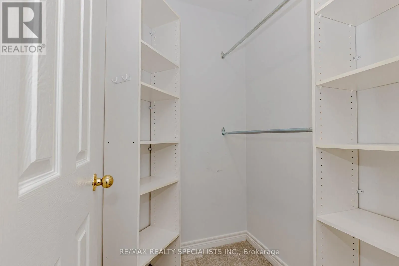 5686 WHITEHORN AVENUE