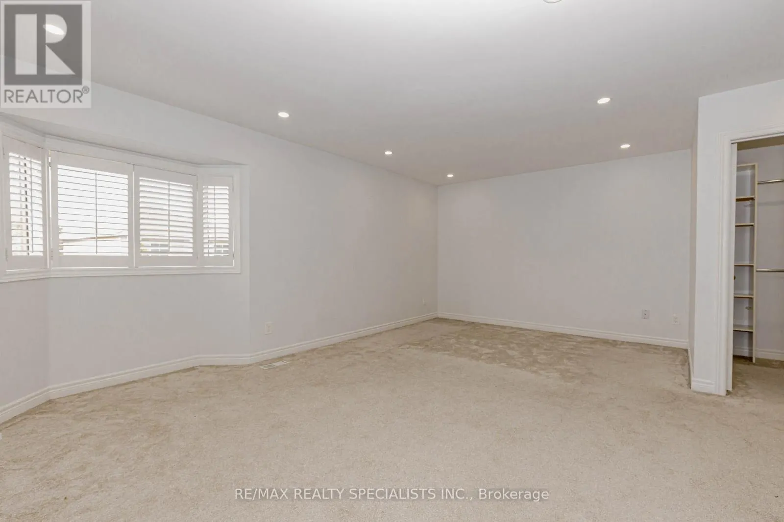 5686 WHITEHORN AVENUE