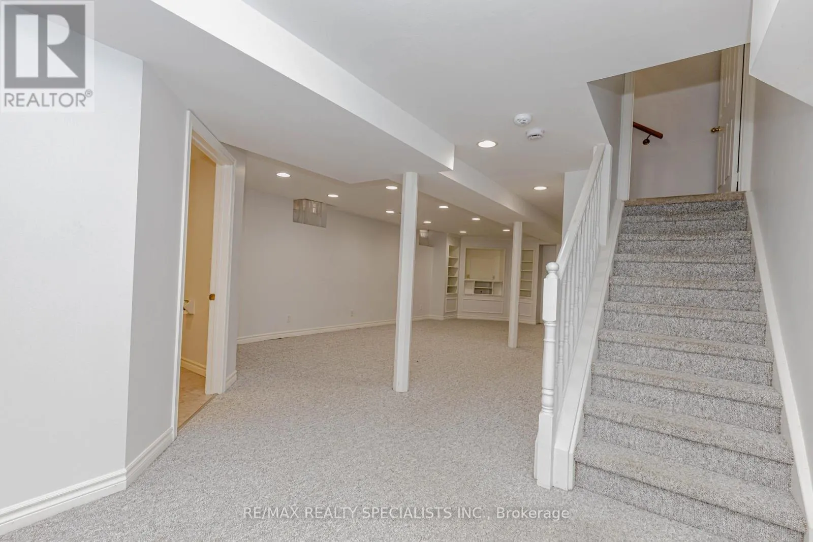 5686 WHITEHORN AVENUE