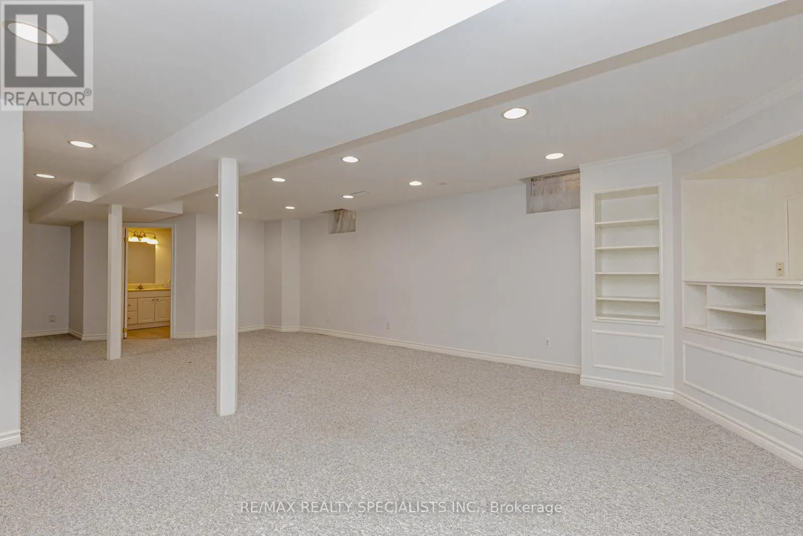 5686 WHITEHORN AVENUE