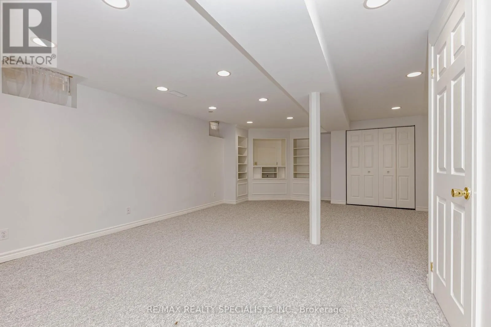 5686 WHITEHORN AVENUE