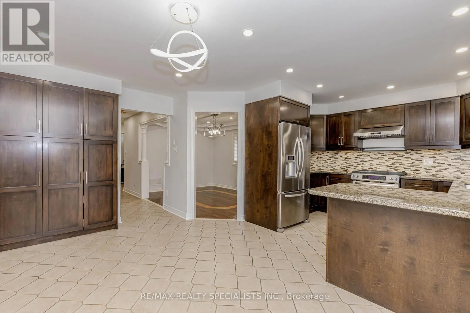 5686 WHITEHORN AVENUE