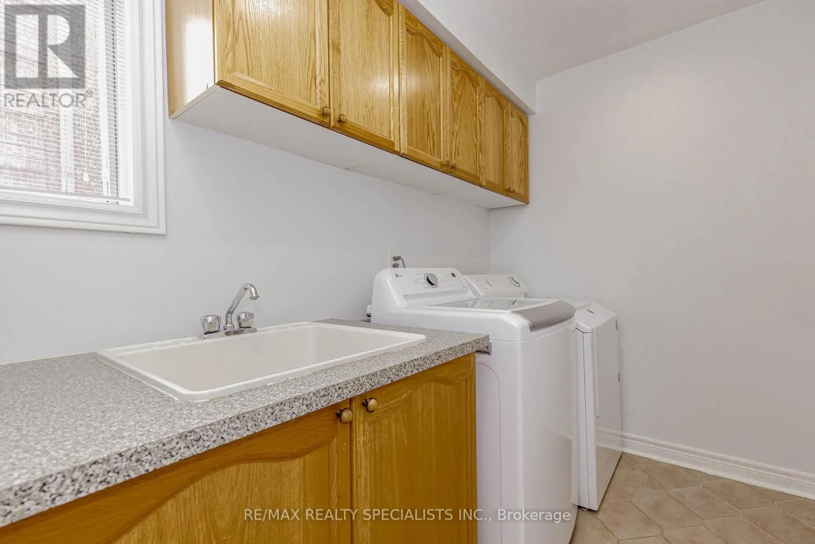 5686 WHITEHORN AVENUE