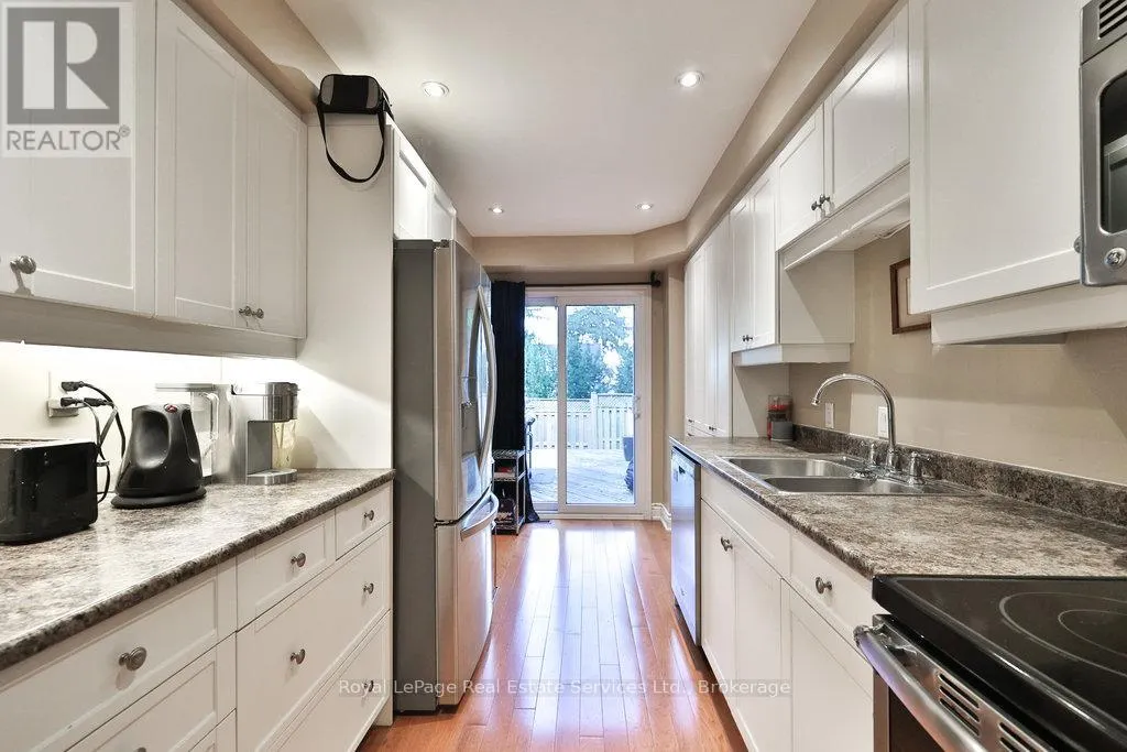 2 - 2318 MARINE DRIVE, #2